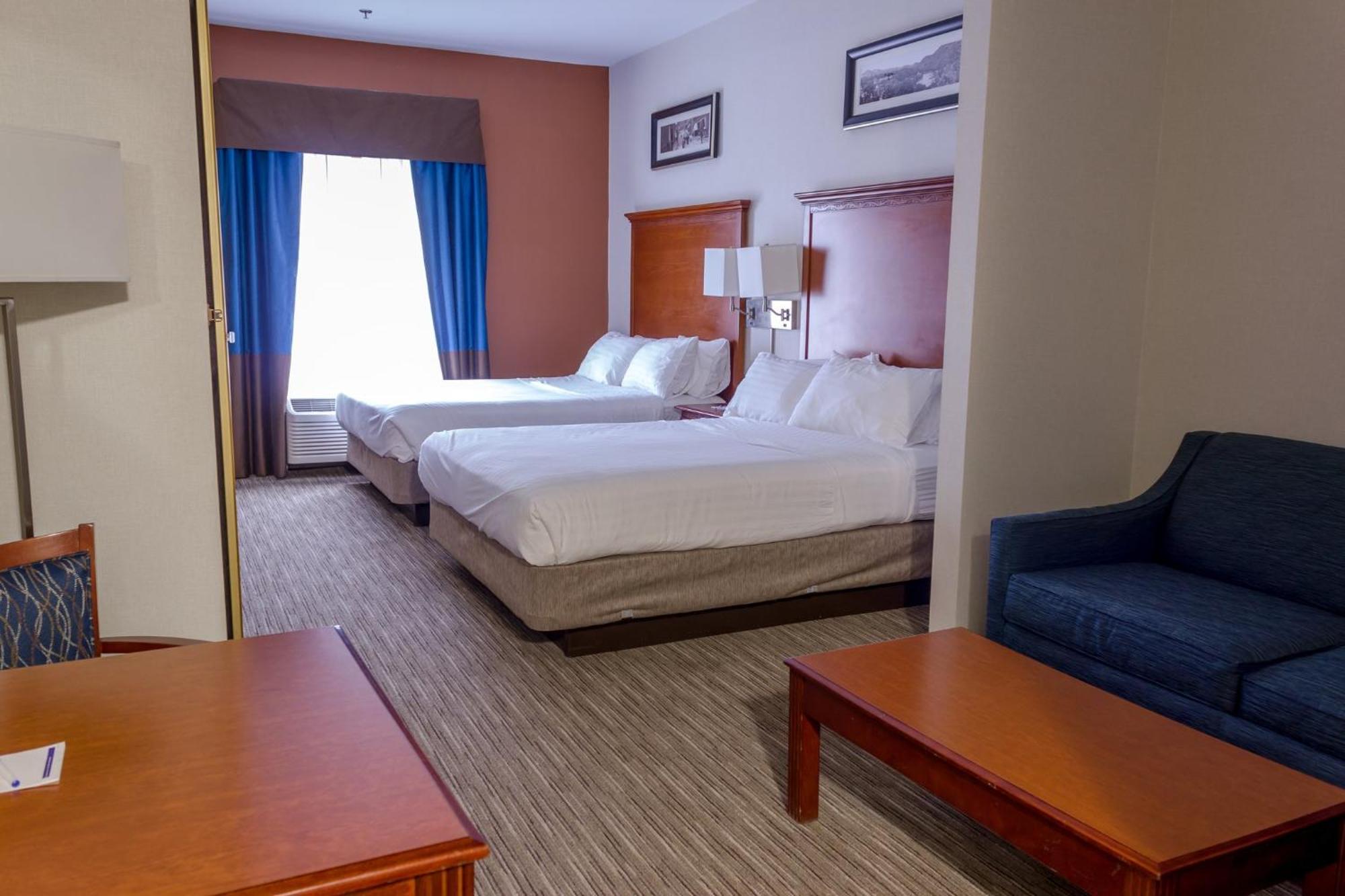 Holiday Inn Express Hotel & Suites Brattleboro By Ihg Exterior photo